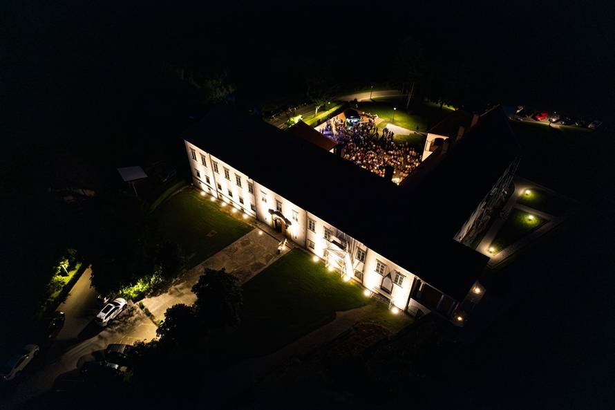 Glazbeni program na jedinstvenoj pozornici na svijetu