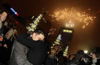 Sretna nova 2010. godina! Građani slavili na trgovima 