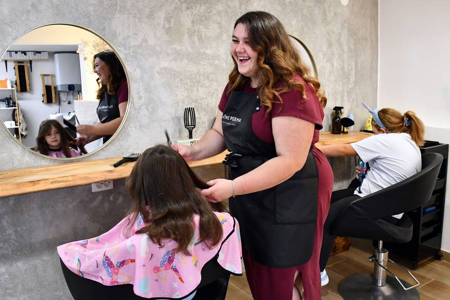 Frizerka Marija Šimunović besplatno šiša prvašiće