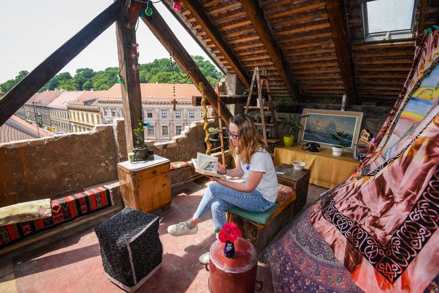 Od velike rupe u zidu napravila terasu: 'Imam pogled na Ilicu'