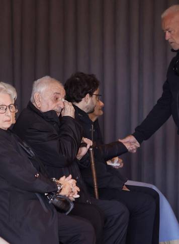 Posljednji ispra&cacute;aj Gorana Bareta na Gradskom groblju u Vinkovcima