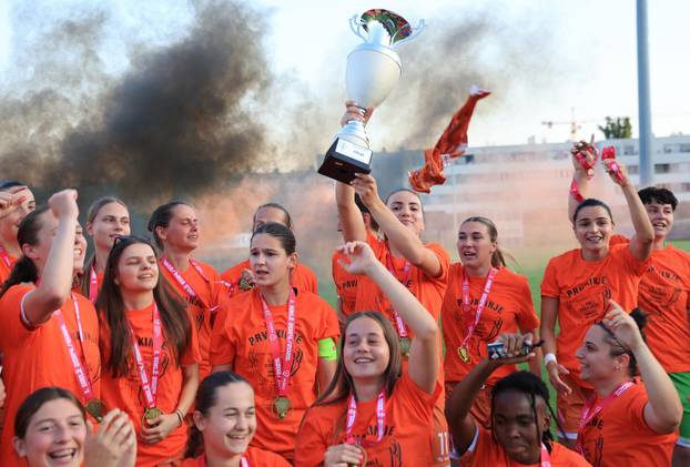 Nogometašice Agrama prvi put u povijesti osvojile naslov prvakinja Hrvatske