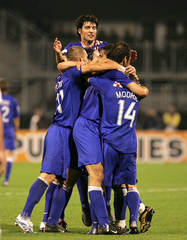 ARHIVA - 2006. Zagreb: Vatreni i "maksimirska krtica" srušili su Englesku 