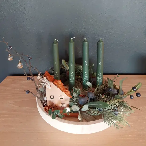 Naši umjetnici i dizajneri nude ukrase za Božić: Šalice se zlate, a vezeni vijenci su najtraženiji