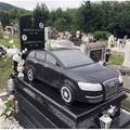Audi do groba: doslovno. Nižu se komentari: Pogodite zemlju!
