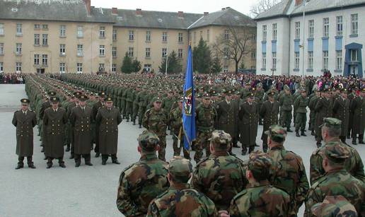 Narednik zbog tulumarenja u Požegi udario ročnicu nogom?