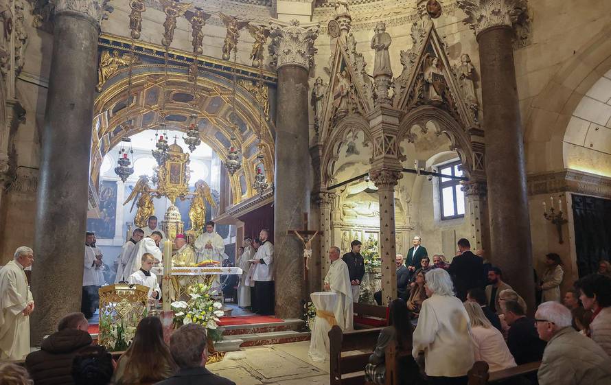 Split: Nedjelja Uskrsnuća Gospodinova - misu predvodi splitsko-makarski nadbiskup Zdenko Križić