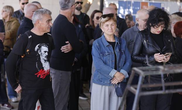 Posljednji ispraćaj Gorana Bareta na Gradskom groblju u Vinkovcima