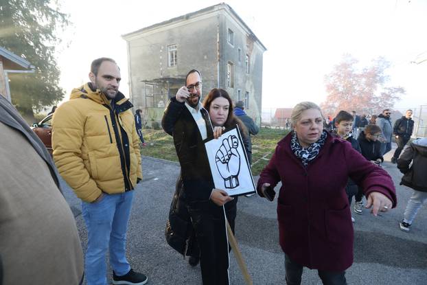 Zagreb: U organizaciji roditelja učenika osnovne škole Donji Dragonožec održan 3. bojkot nastave