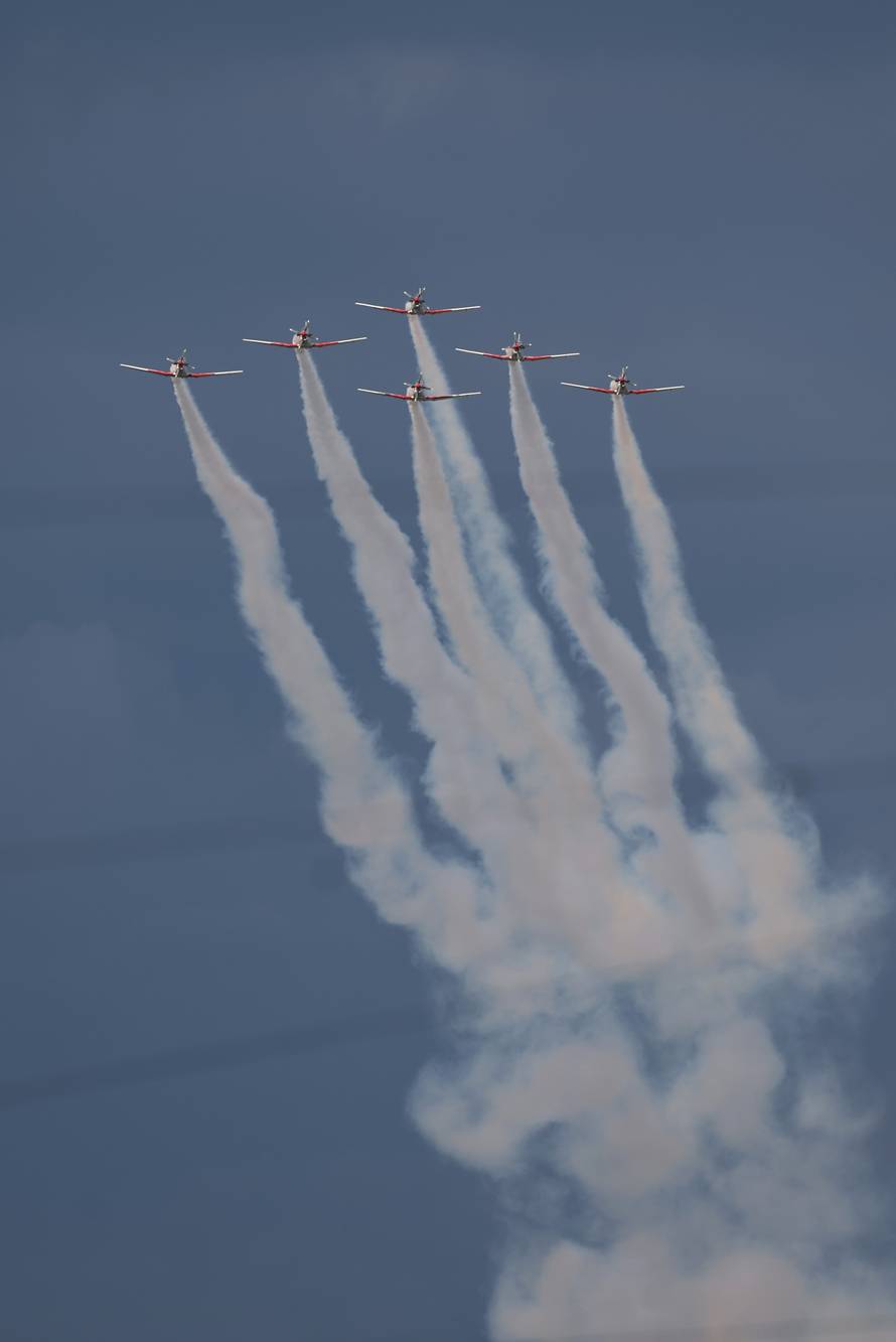 Zagreb: Prelet helikoptera i zrakoplova  tijekom svečanog obilježavanja 30. obljetnice VRO Oluja