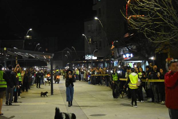 Smederevska Palanka: Doček za studente koji pješače od Niša do Beograda