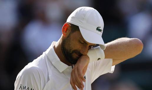 Sinner pomeo Đokovića i izborio finale Wimbledona s Alcarazom! Novaku ukazivali pomoć...