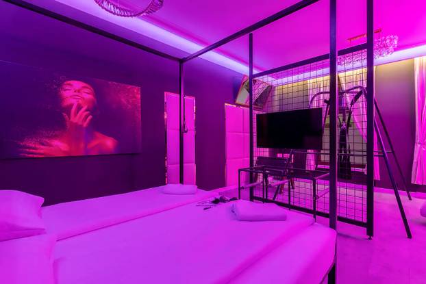 FOTO BDSM stan u Poljskoj je za ljubitelje grube akcije pravi raj!