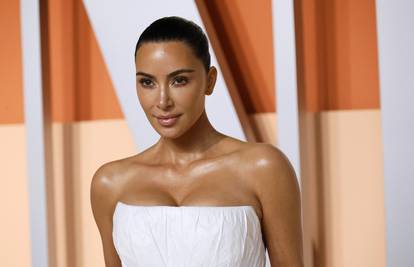 'Ovaj put je stvarno pretjerala': Kim Kardashian šokirala New York ogromnom lutkom sebe