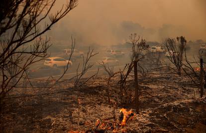 Šumski požari u Kaliforniji se šire, 22 tisuće ljudi evakuirano