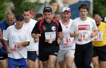 Nakon trčanja maratona, Bandić se poklonio Gospi