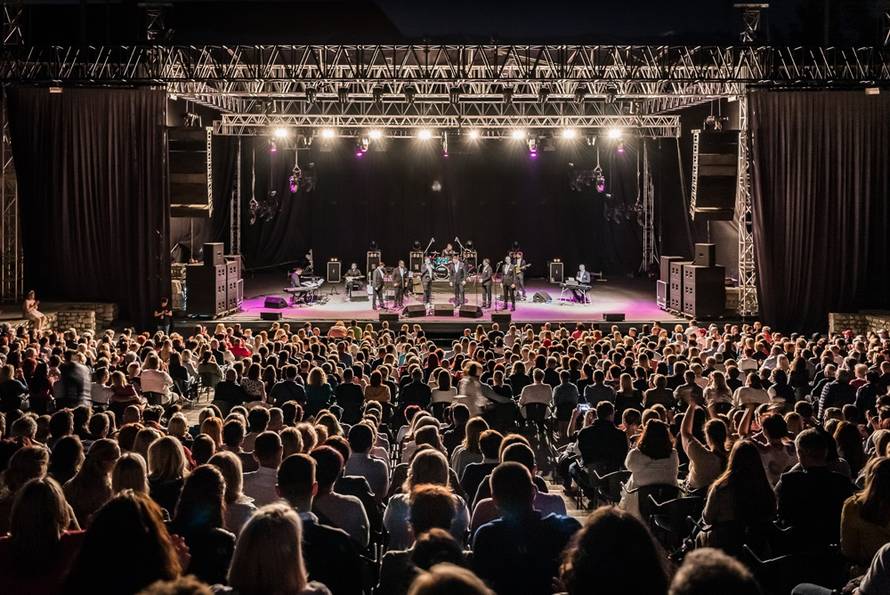 Klapa Rišpet: Kazalište je odzvanjalo ljubavnim stihovima