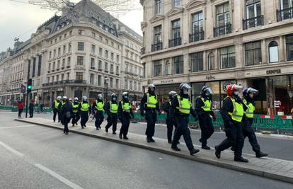 Prosvjed protiv restriktivnih mjera u Londonu: 60 uhićenih