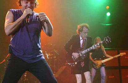 AC/DC platili 18.000 kuna da ih puste iz Rumunjske  