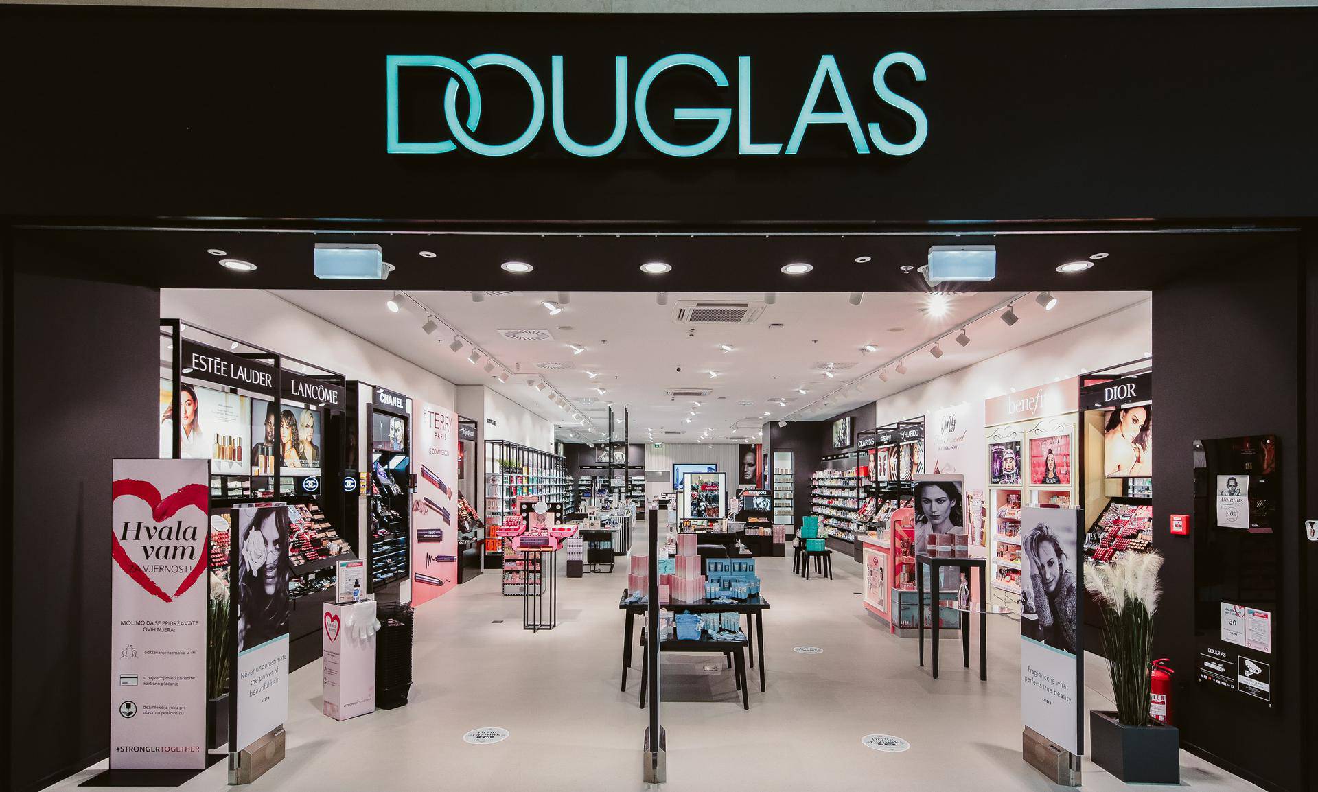 Douglas parfumerije ostvarile rekordnu online prodaju u božićnom kvartalu