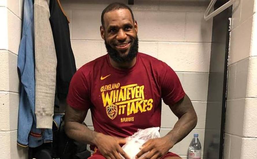Evo kako izgleda LeBron nakon što je odigrao svih 48 minuta