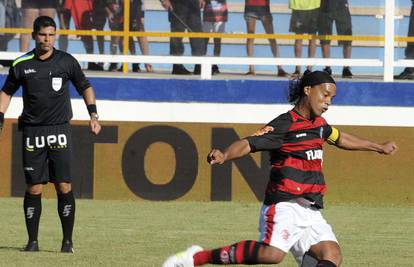 Lova ili odlazim: Ronaldinho je zaprijetio Flamengu da će otići