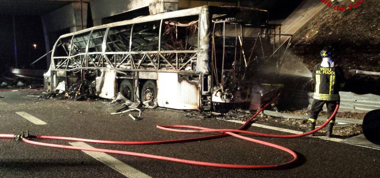 Strava u Veroni: Zapalio se bus s djecom, najmanje 16 mrtvih
