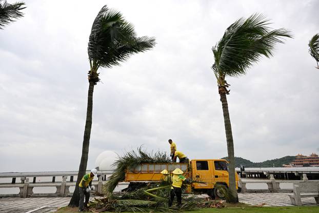 Super Typhoon Ragasa approaches Zhuhai