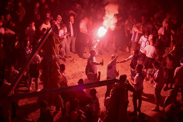 Košarkaši Zadra proslavili osvajanje naslova prvaka Hrvatske s navijačima na Narodnom trgu