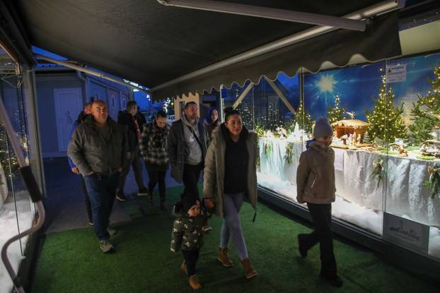 24sata Zagreb: Otvorenje izložbe jaslica Peggy Malbase