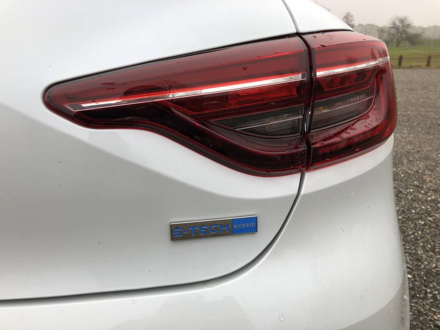 Hibridni Clio je drugačiji od konkurenata, ali i vrlo štedljiv