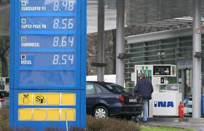 Ina: Eurodizel od ponoći prvi put skuplji od benzina