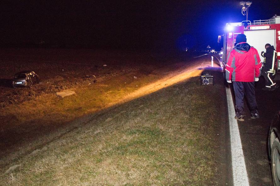 Auto se prevrnuo više puta, vozač (48) je ispao i poginuo