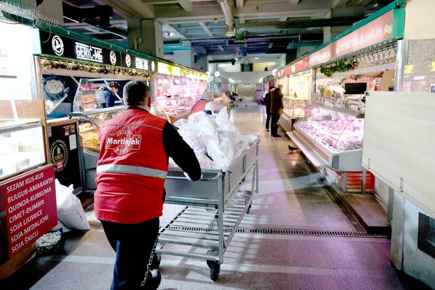 Zagreb: Unutarnji dio tržnice Dolac ponovno radi