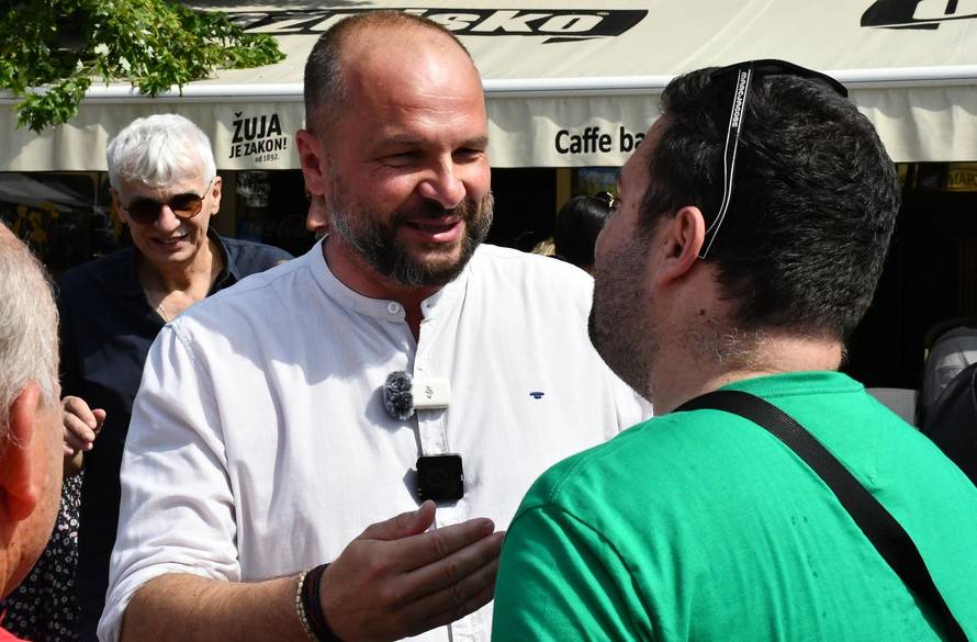 Slavonski Brod: Konferencija za medije u povodu zajedničke kampanje SDP-a i Možemo!  