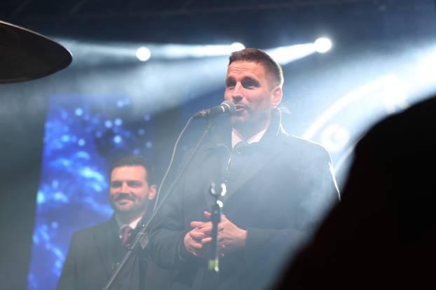 Osječani i njihovi gosti u novu 2026. godinu ušli su uz zvukove legendarnog Miroslava Škore