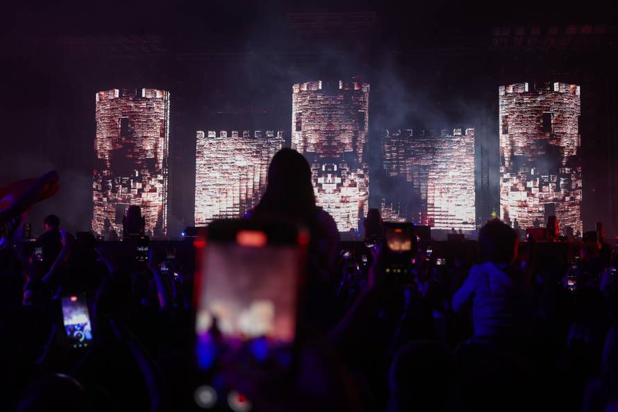 Obožavatelji na velikom koncertu Marka Perkovića Thompsona u Sinju