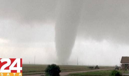 Ludost ili hrabrost: Izašla u dvorište da snimi snažan tornado u Coloradu