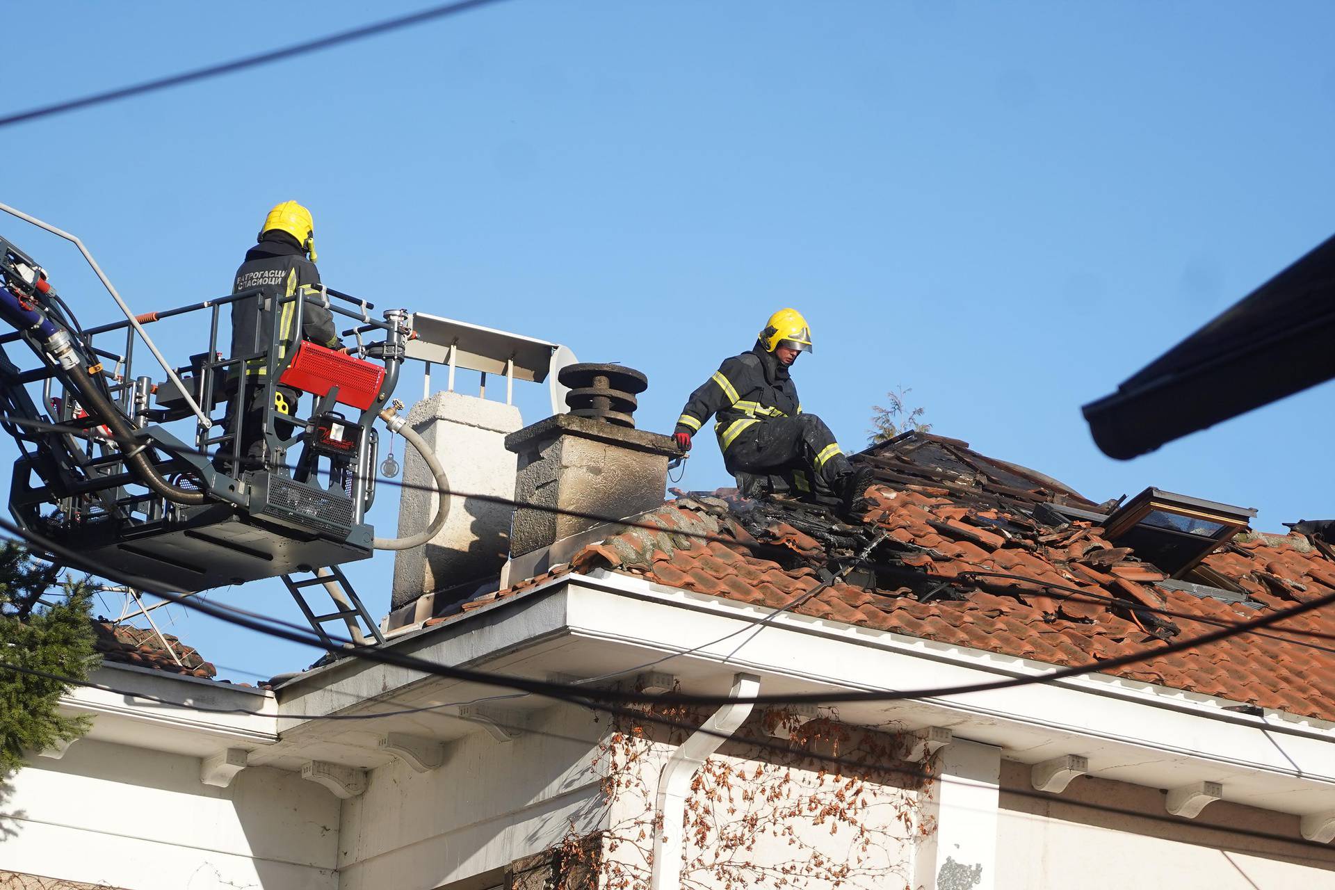 Gori rezidencija hrvatskog veleposlanika u Beogradu