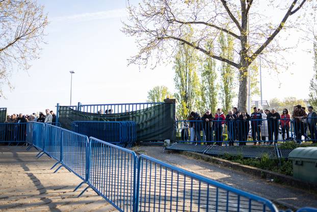 Zagrebačka policija organizirala je  javnu prodaju pronađenih predmeta kojima je istekao rok čuvanja