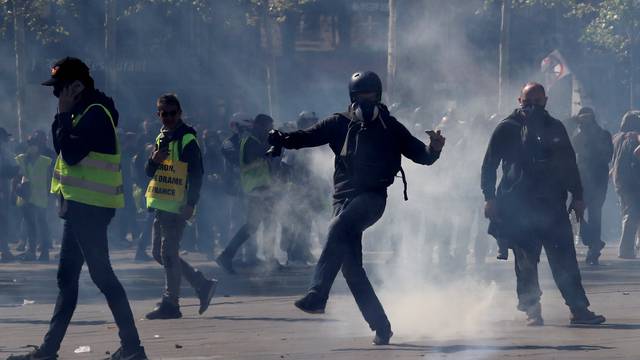 French "yellow vests" stage 23rd consecutive national protest on Saturday