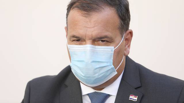 Zagreb: Ministar Beroš dolazi na sjednicu Vlade