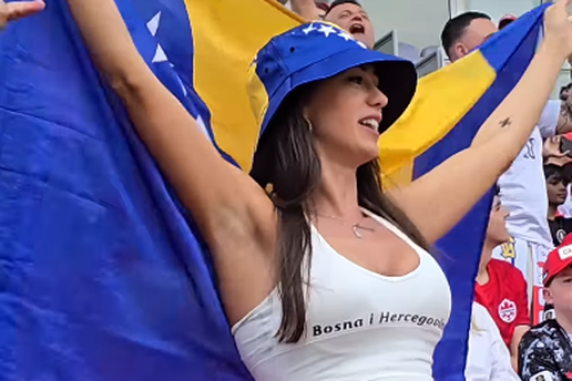 VIDEO Atraktivna navija&ccaron;ica BiH zapalila atmosferu u Torontu