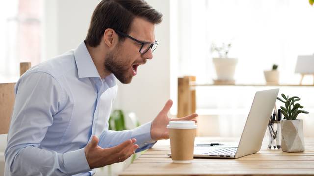 Mad,Male,Worker,Lose,Temper,Scream,Loudly,Having,Computer,Problems