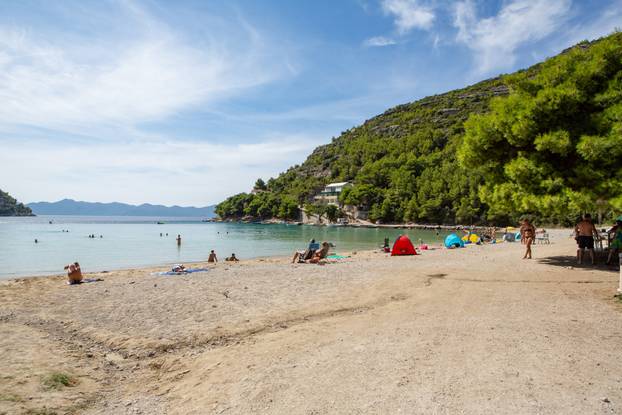 Uvala Prapratno na poluotoku Pelješcu