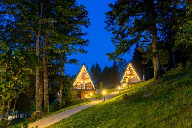 FOTO Gorska bajka u Hrvatskoj: Možete li zamisliti bolje mjesto za zimski bijeg od ljudi i stresa?