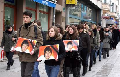 Sarajevo: Mladića izboli na smrt u punom tramvaju