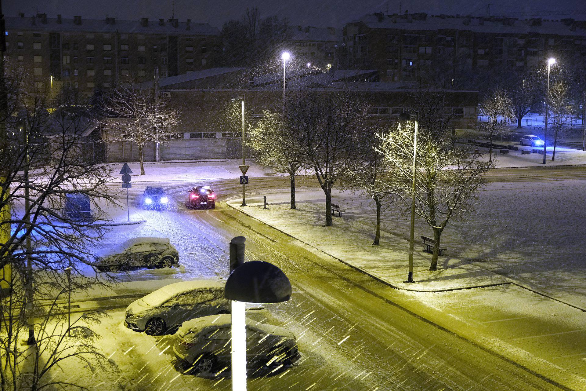 Zagreb: Tijekom noci poceo snijeg