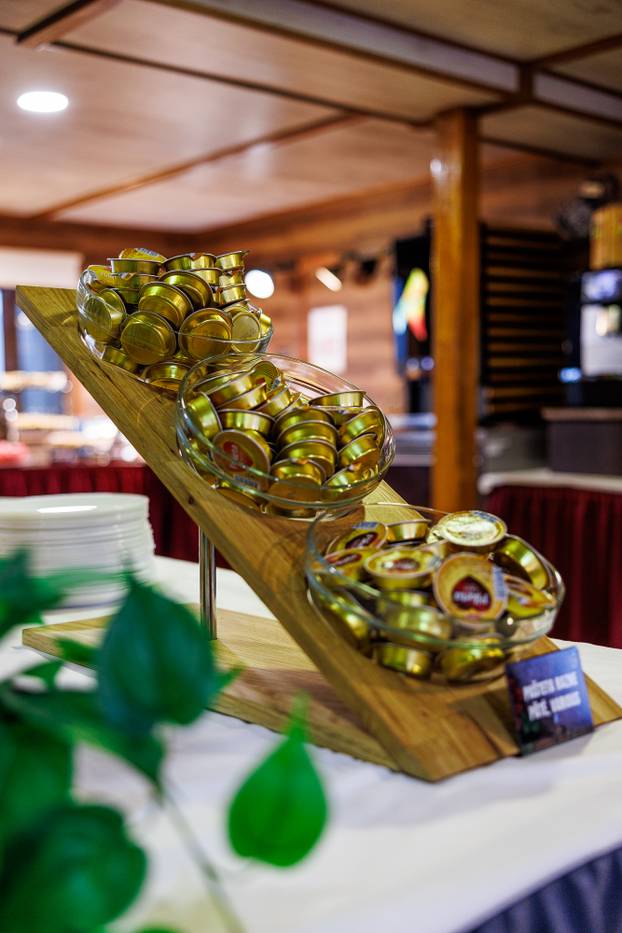 FOTO Zavirite u prvi brod-hotel u Hrvatskoj: Noćenje na ovom brodu u Rijeci ima posebnu čar