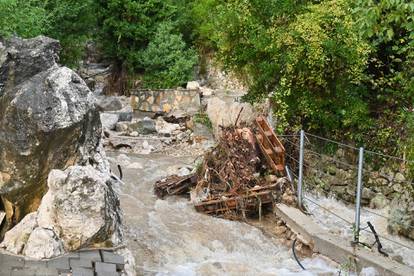 FOTO Pogledajte katastrofalne posljedice poplave u Podgori